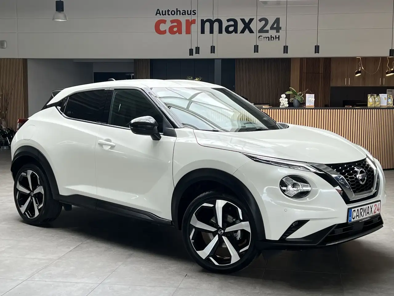 Nissan Juke Tekna Aut. 360°-Kamera Leder Navi LED Bose — photo 1 of 15