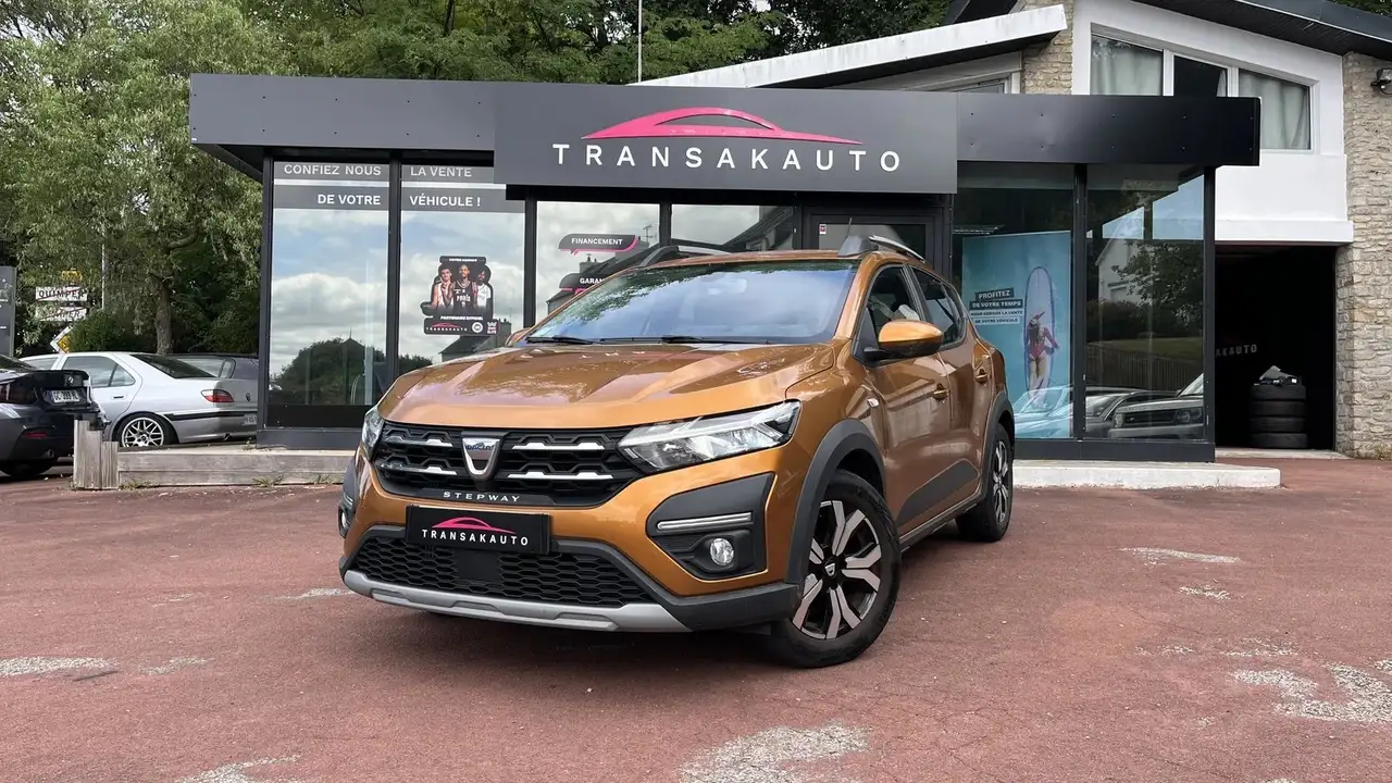 Dacia Sandero Stepway Confort TCe 90 CLIM AUTO FAIBLE TRAGE — photo 1 of 40