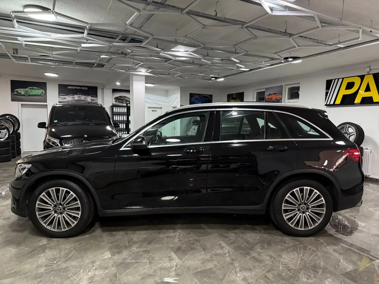 2017 Mercedes-Benz GLC 350 d 4Matic / Burm. HUD Distronic 360° Pano, photograph 2