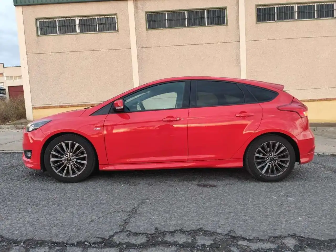 Ford Focus 1.0 Ecoboost ST-Line 125 — photo 1 of 5