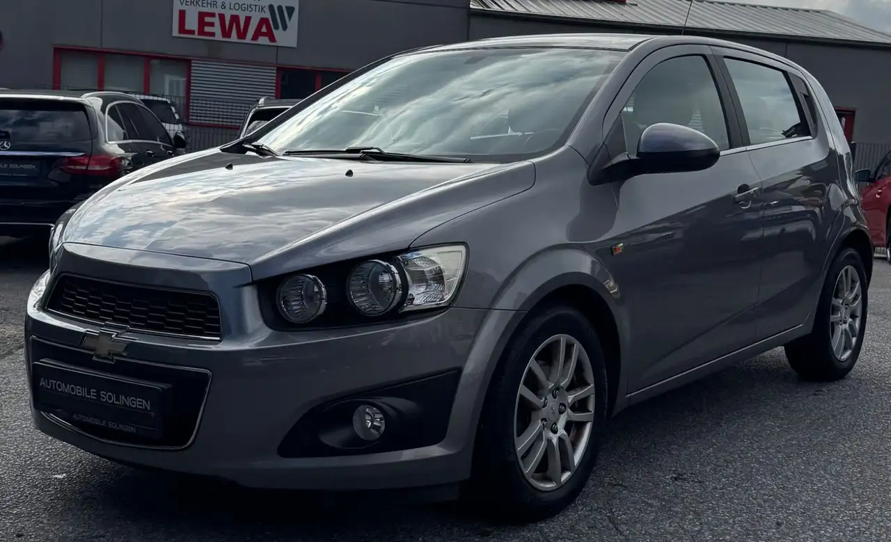Chevrolet Aveo LTZ AUTOMATIK+SHZ+PDC+WKR+KLIMA+BC+ALU+ — photo 1 of 15