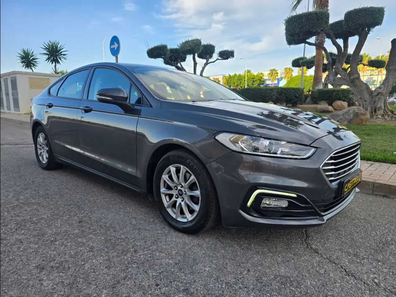 Ford Mondeo 2.0TDCI Titanium 150 — photo 1 of 22