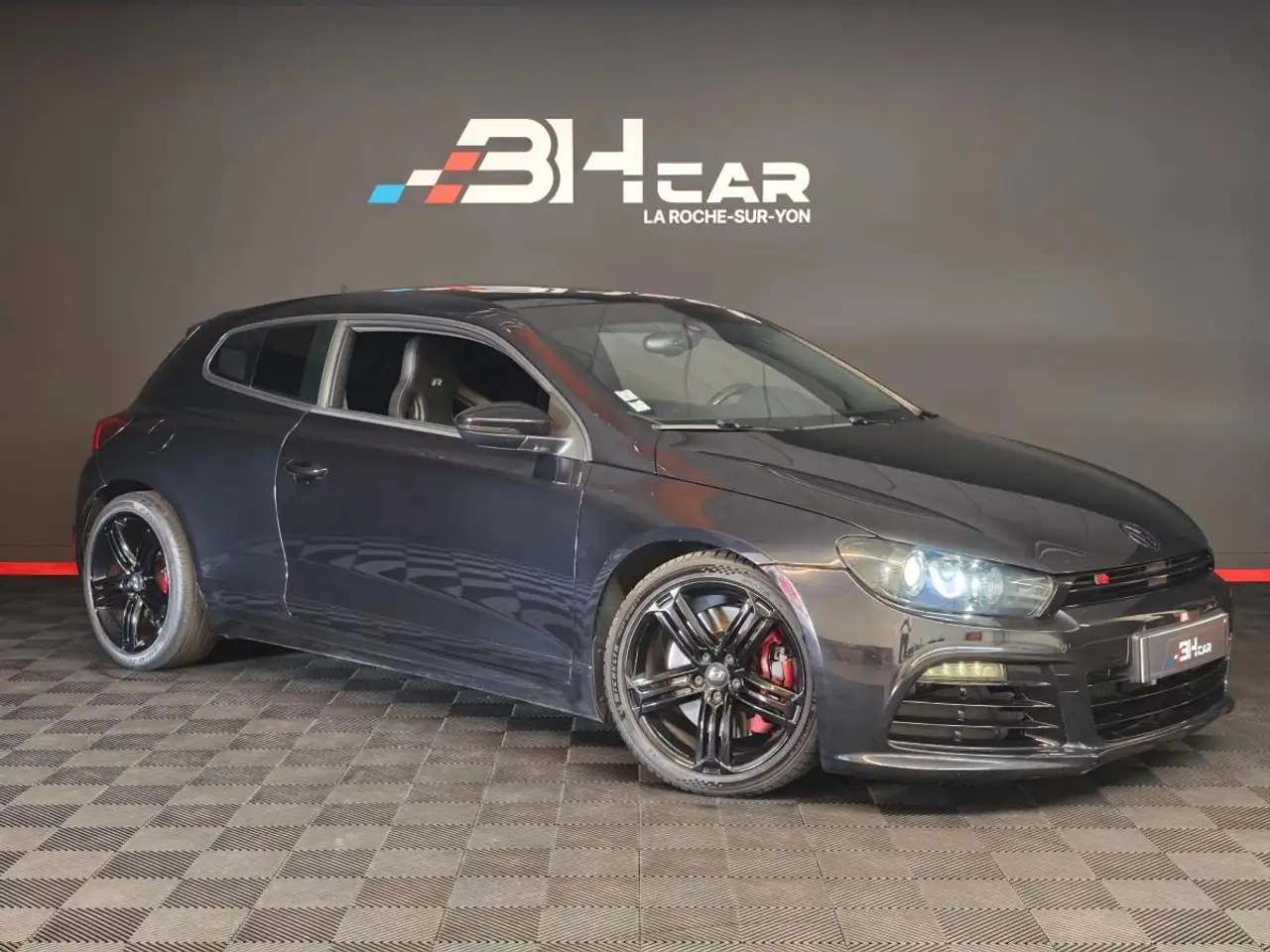 Volkswagen Scirocco 2.0 TSI 265 R DSG6 / DCC / SIEGES SAN REMO — photo 1 of 30