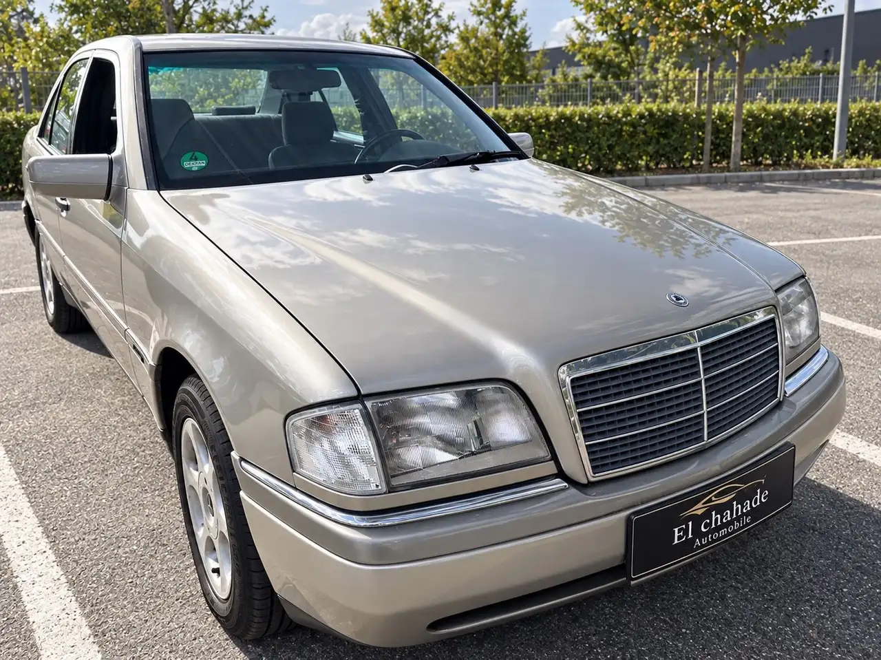 Mercedes-Benz C 200 — photo 1 of 9