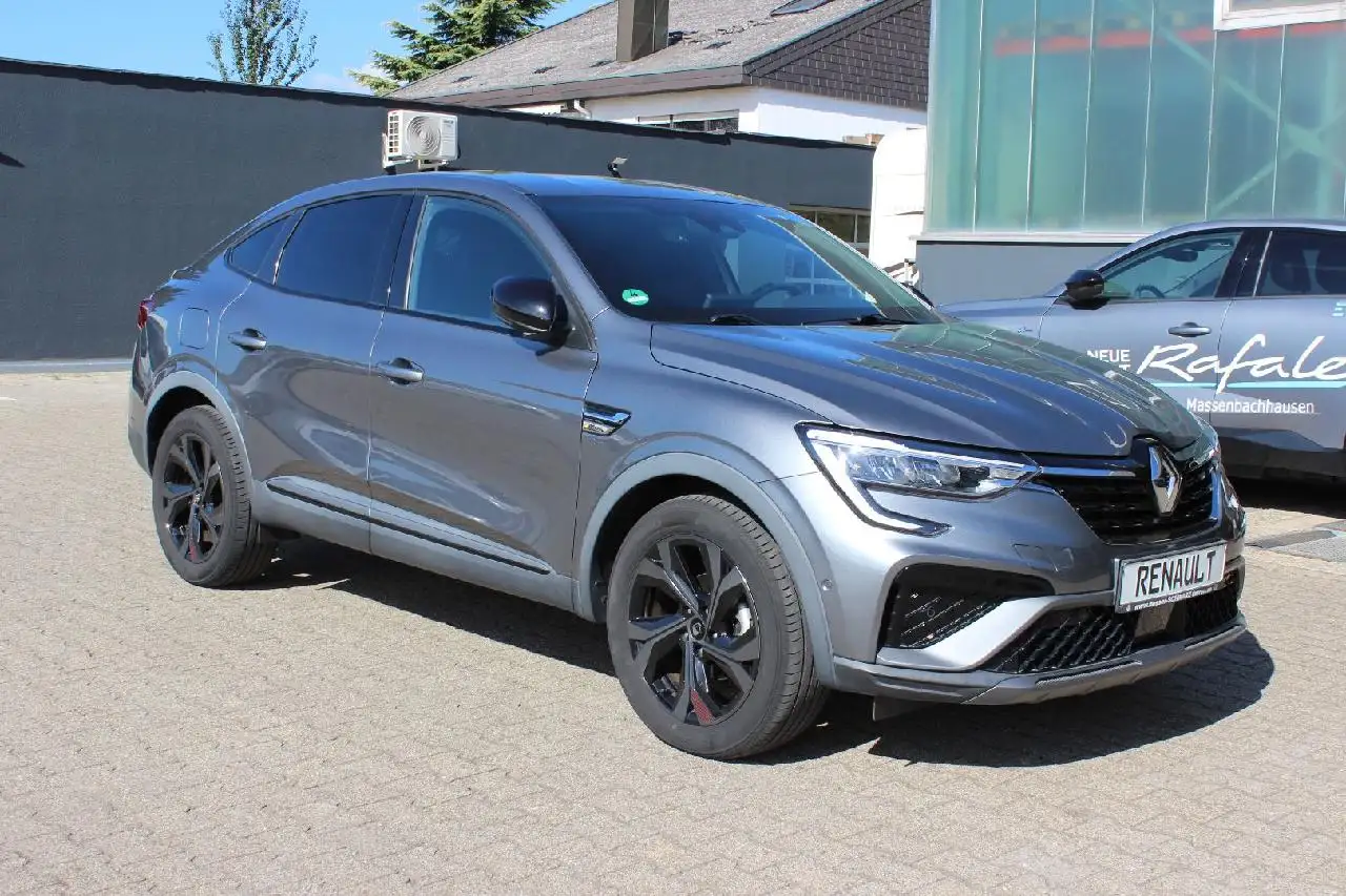 Renault Arkana R.S. Line — photo 1 of 9