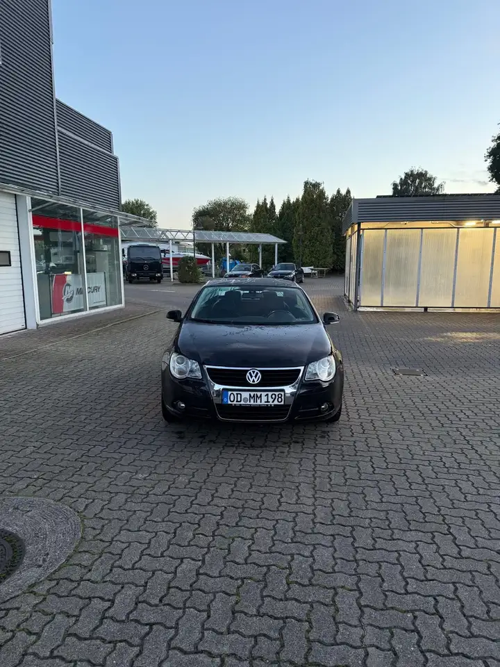 Volkswagen Eos 1.6 FSI — photo 1 of 13