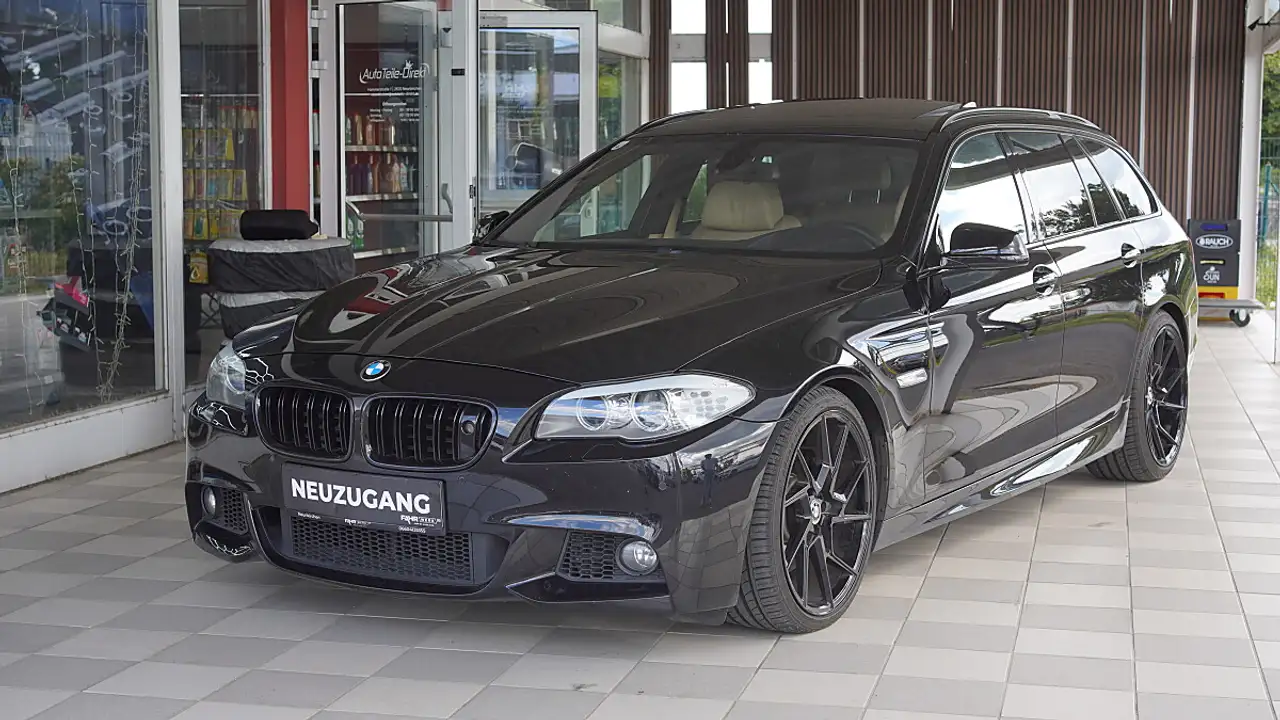 BMW 535 d Touring Aut./M-Sportpacket//MASSAGESITZE//HUD... — photo 1 of 15