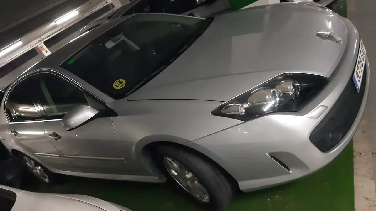 Renault Laguna Laguna 2.0dCi Expression TomTom Expression TomTom — photo 1 of 3