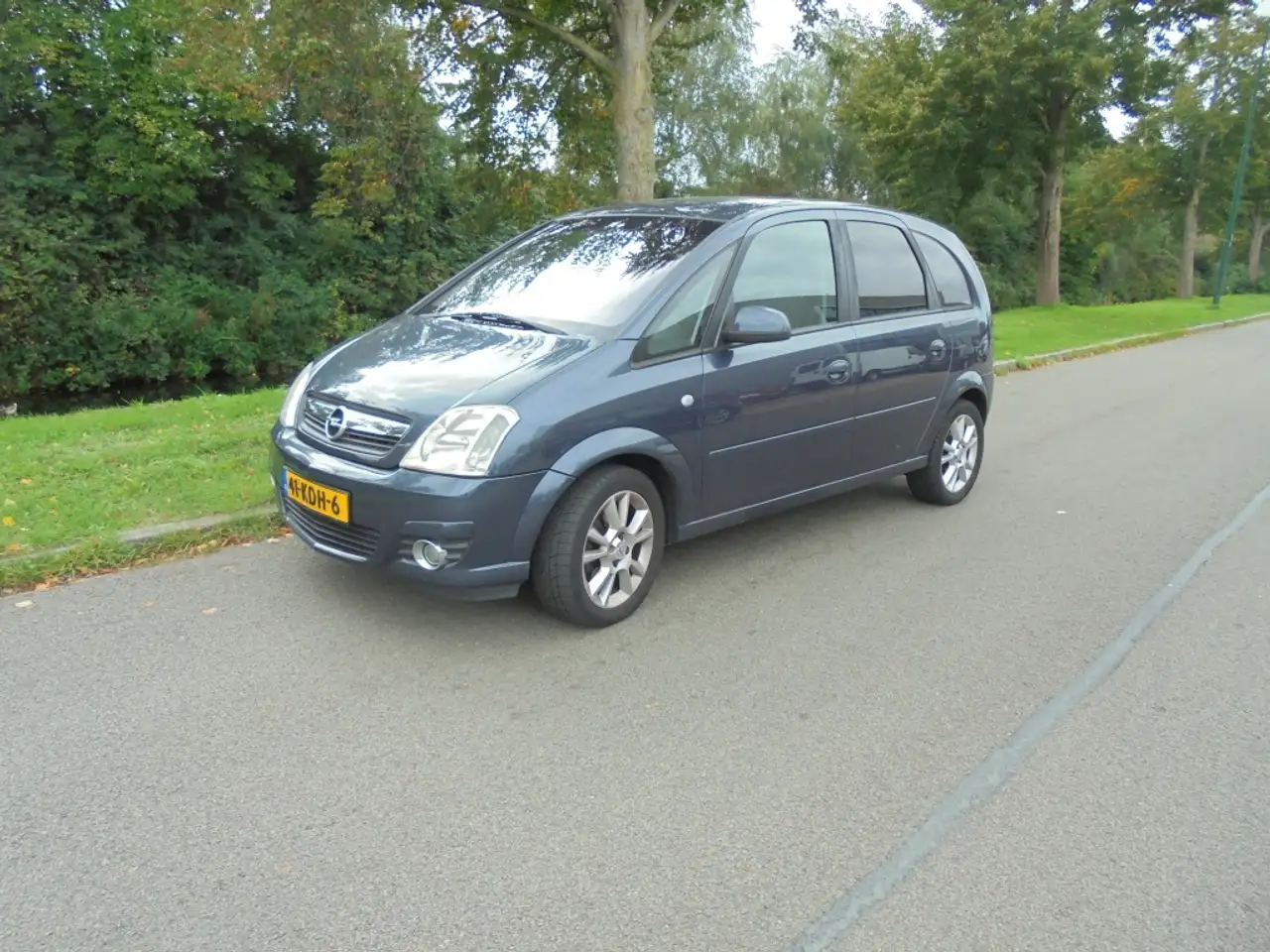 Opel Meriva 1.6-16V Cosmo — photo 1 of 22
