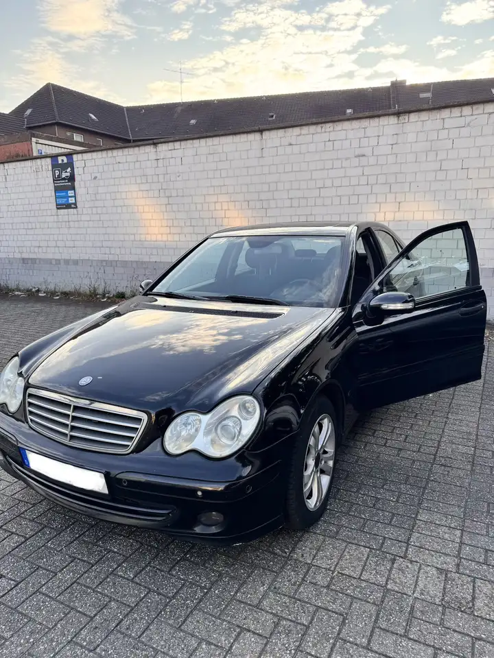 Mercedes-Benz C 200 W203 — photo 1 of 20