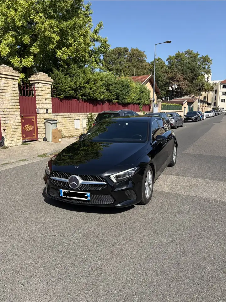 Mercedes-Benz A 180 Classe d 7G-DCT Style Line — photo 1 of 6