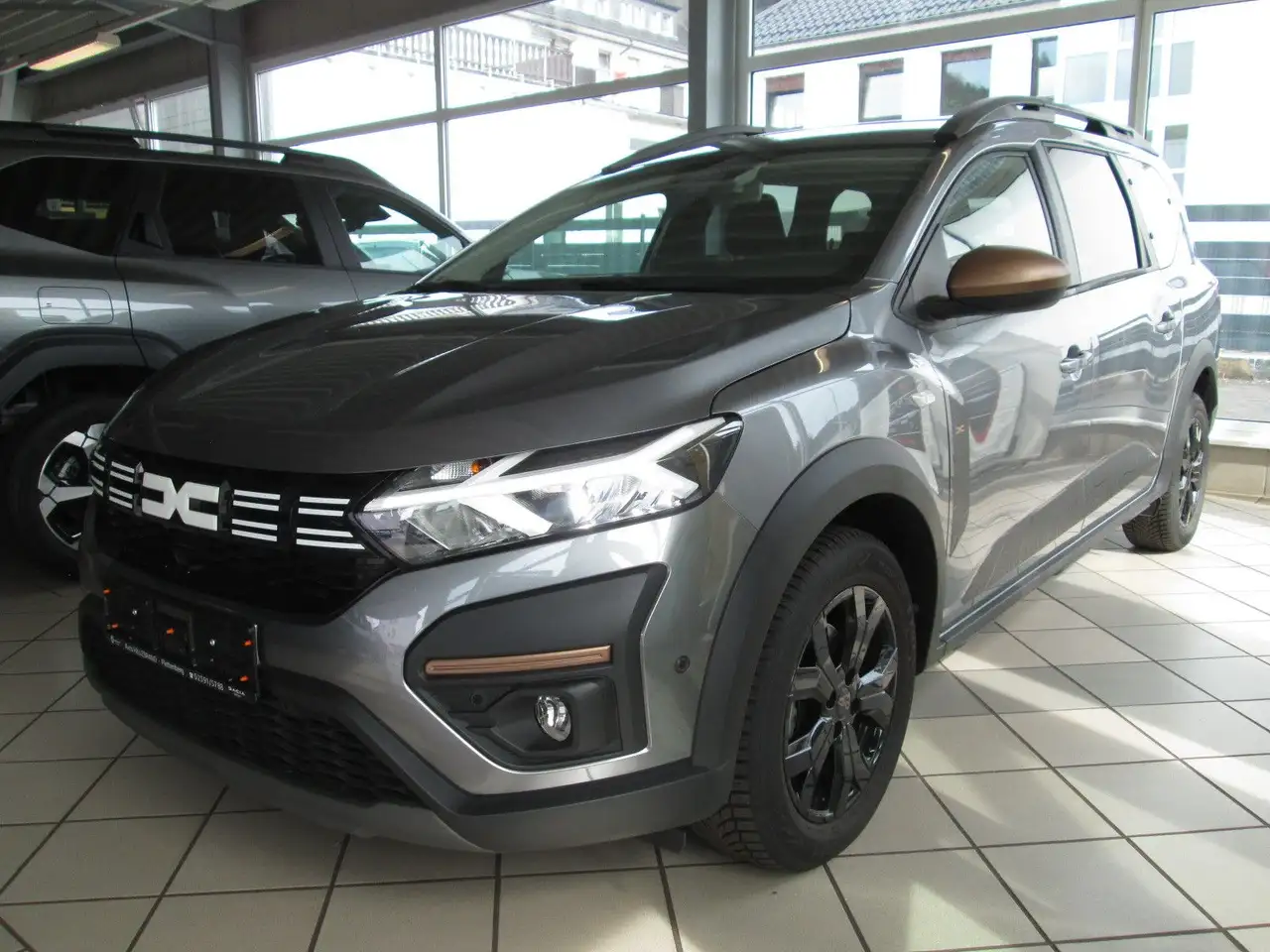 Dacia Jogger Extreme*KLIMAAUTOM*RÜCKFAHRKAMERA*7 SITZE — photo 1 of 25
