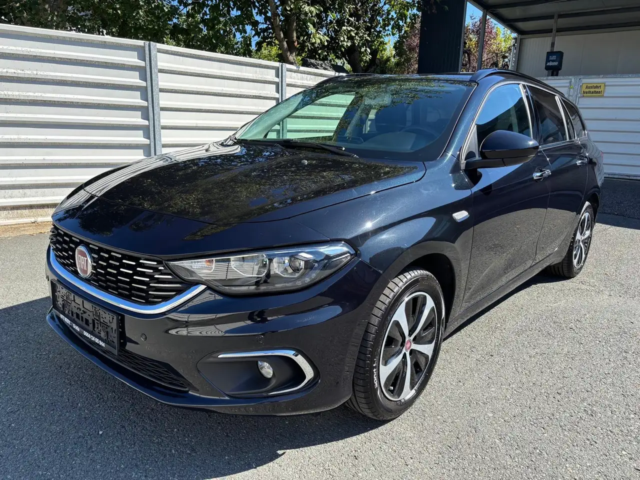 Fiat Tipo 1,6 MultiJet II 120 DDCT Lounge — photo 1 of 17