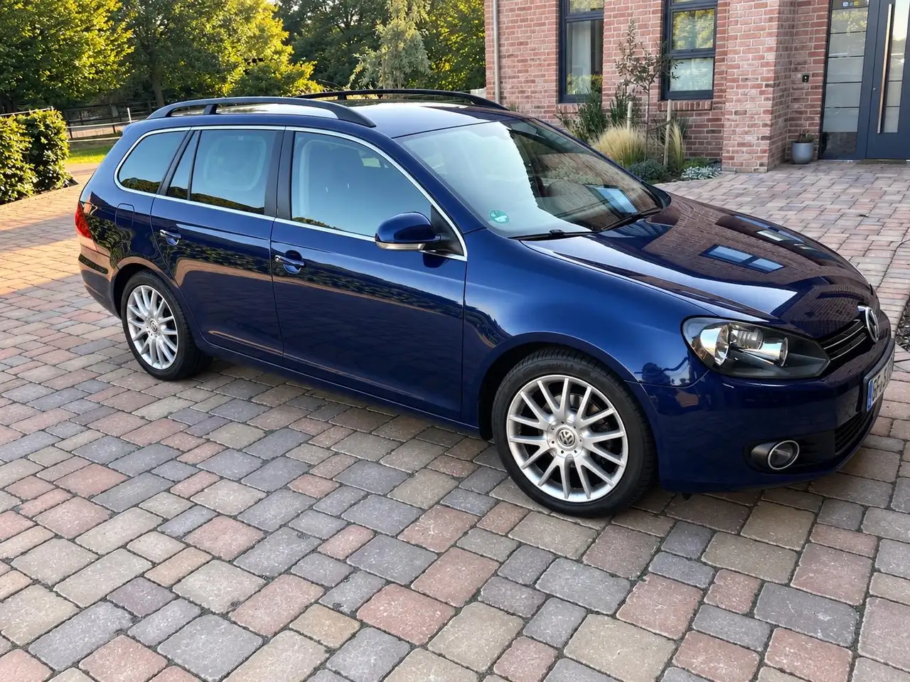 Volkswagen Golf Variant Comfortline — photo 1 of 5