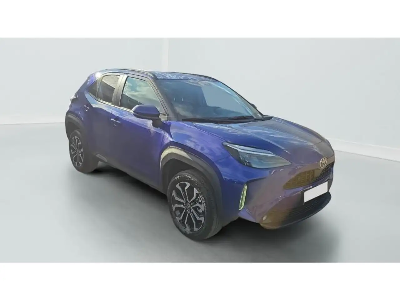 Toyota Yaris Cross 130H 2WD DESIGN — photo 1 of 30