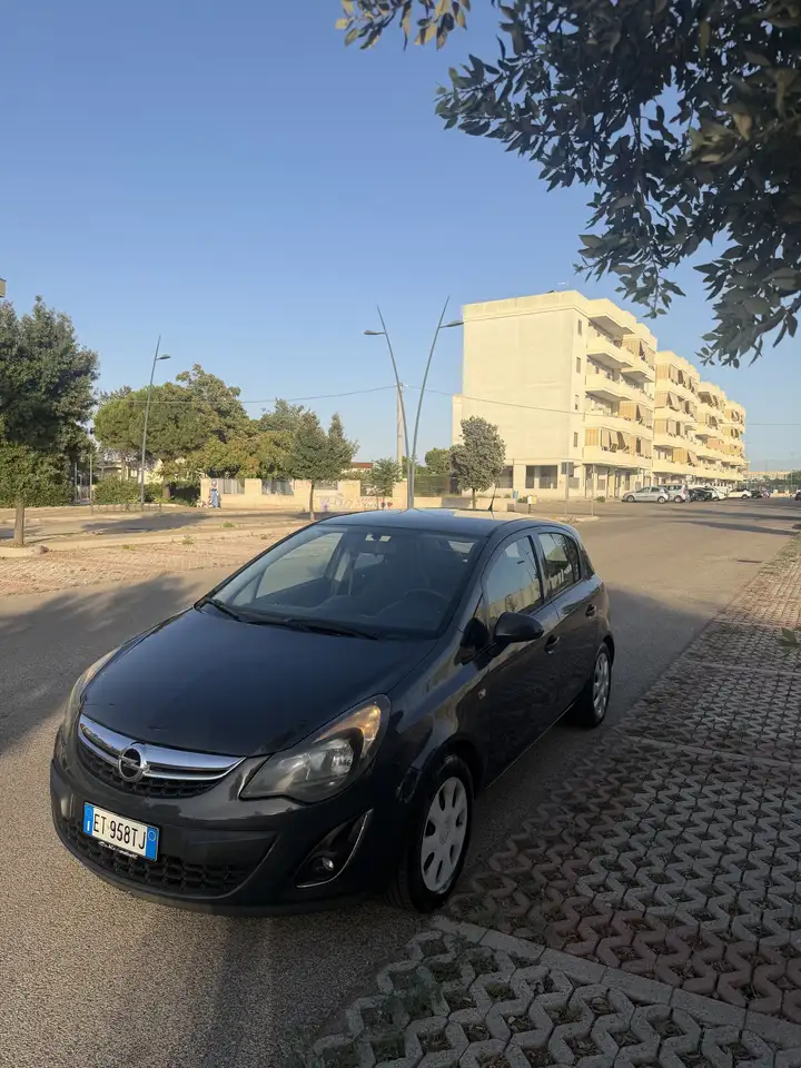 Opel Corsa 5p 1.3 cdti Ecotec — photo 1 of 7