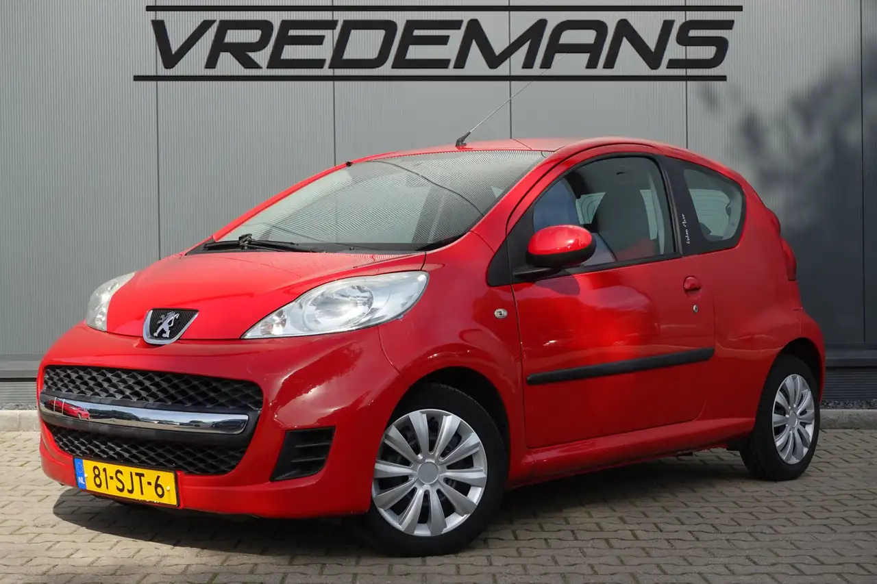 Peugeot 107 1.0-12V XS Urban Move — photo 1 of 15