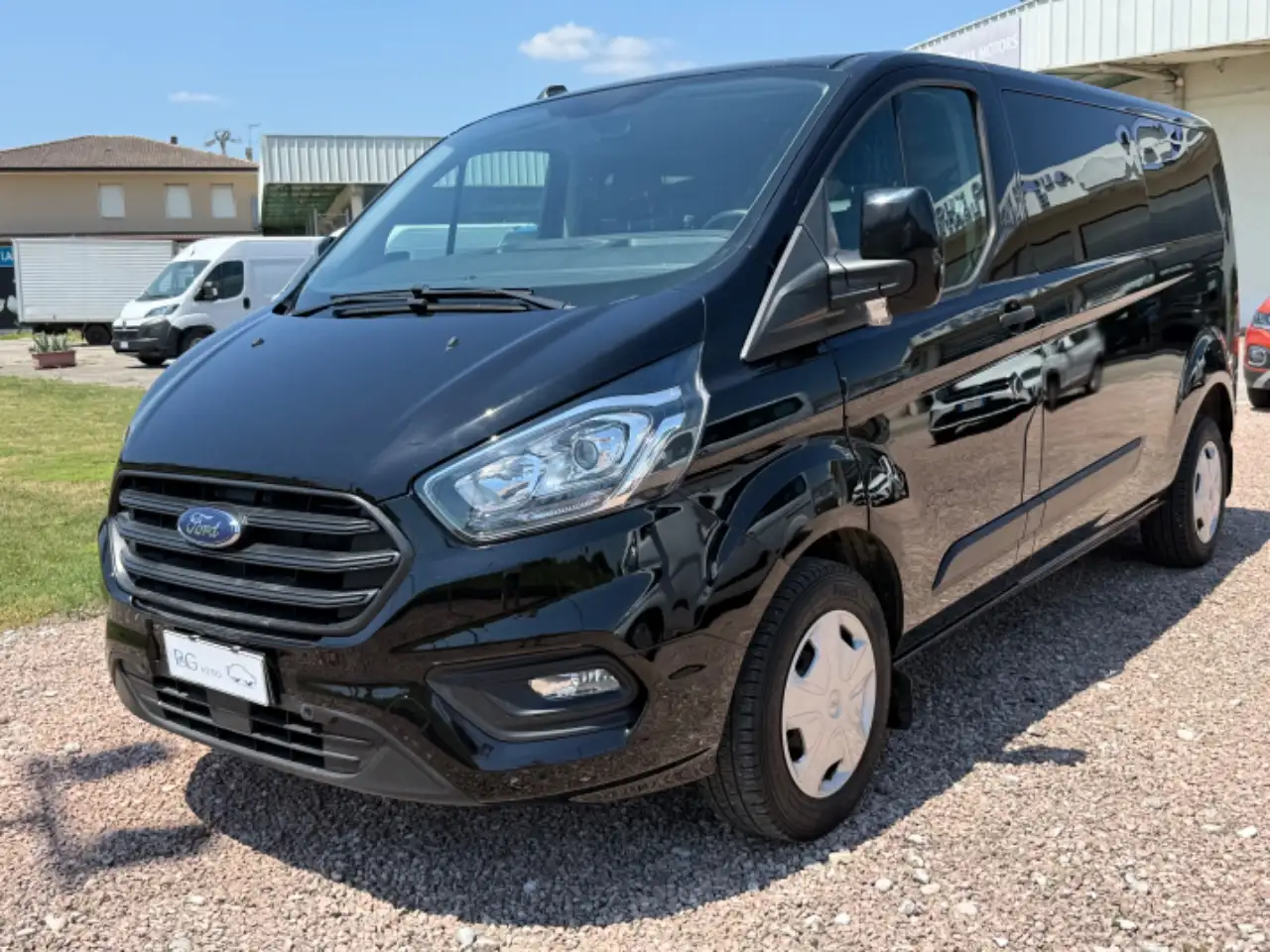 Ford Tourneo Custom 320 2.0 tdci 130cv Titanium L2H1 auto E6.2 — photo 1 of 15