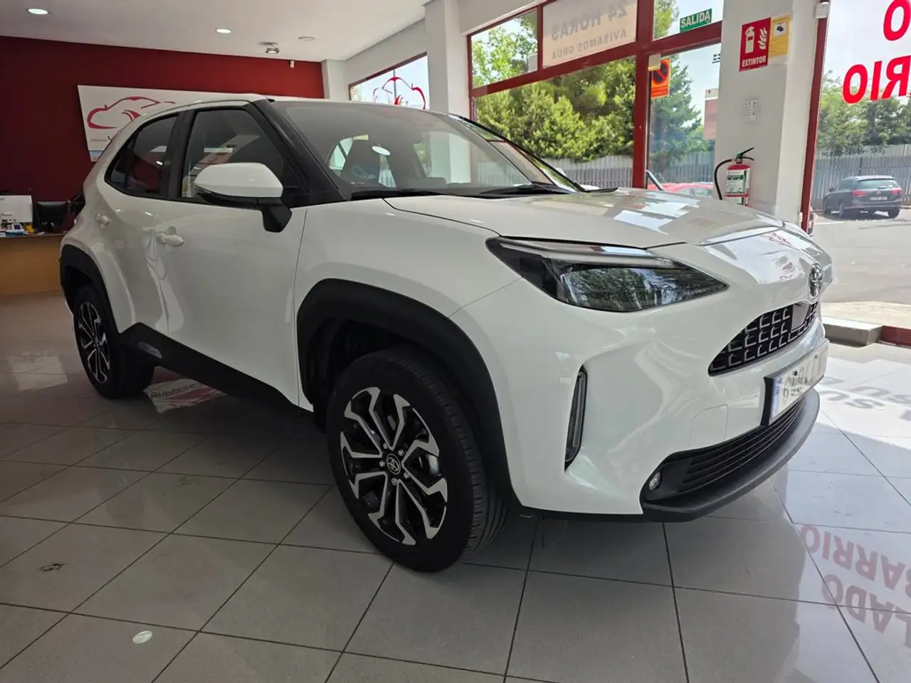 Toyota Yaris Cross 120H Active Tech — photo 1 of 40