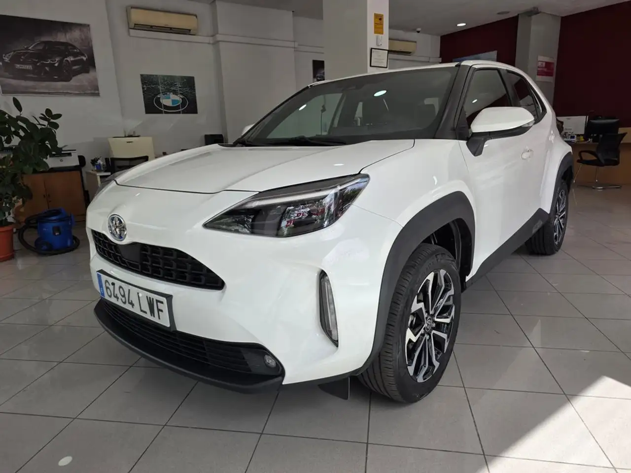 2022 Toyota Yaris Cross 120H Active Tech, photograph 3