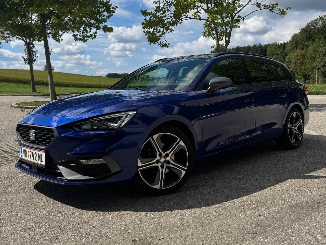 SEAT Leon Leon SP 1,5 TSI ACT FR FR — photo 1 of 14