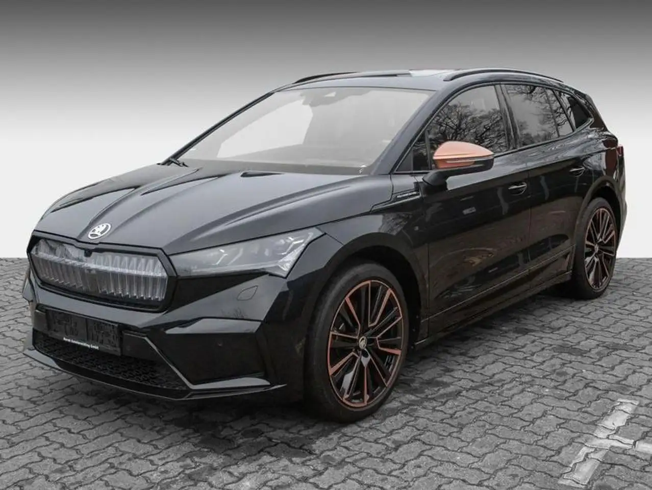 Skoda Enyaq 80 x Founders Edition Suite — photo 1 of 15