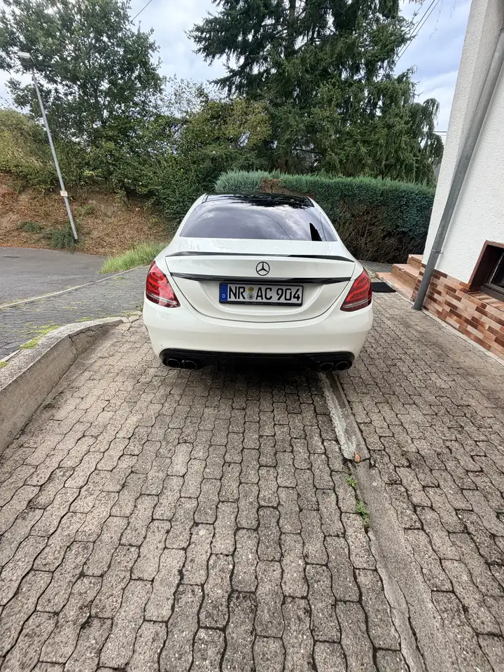 Mercedes-Benz C 43 AMG 4Matic 9G-TRONIC — photo 1 of 9