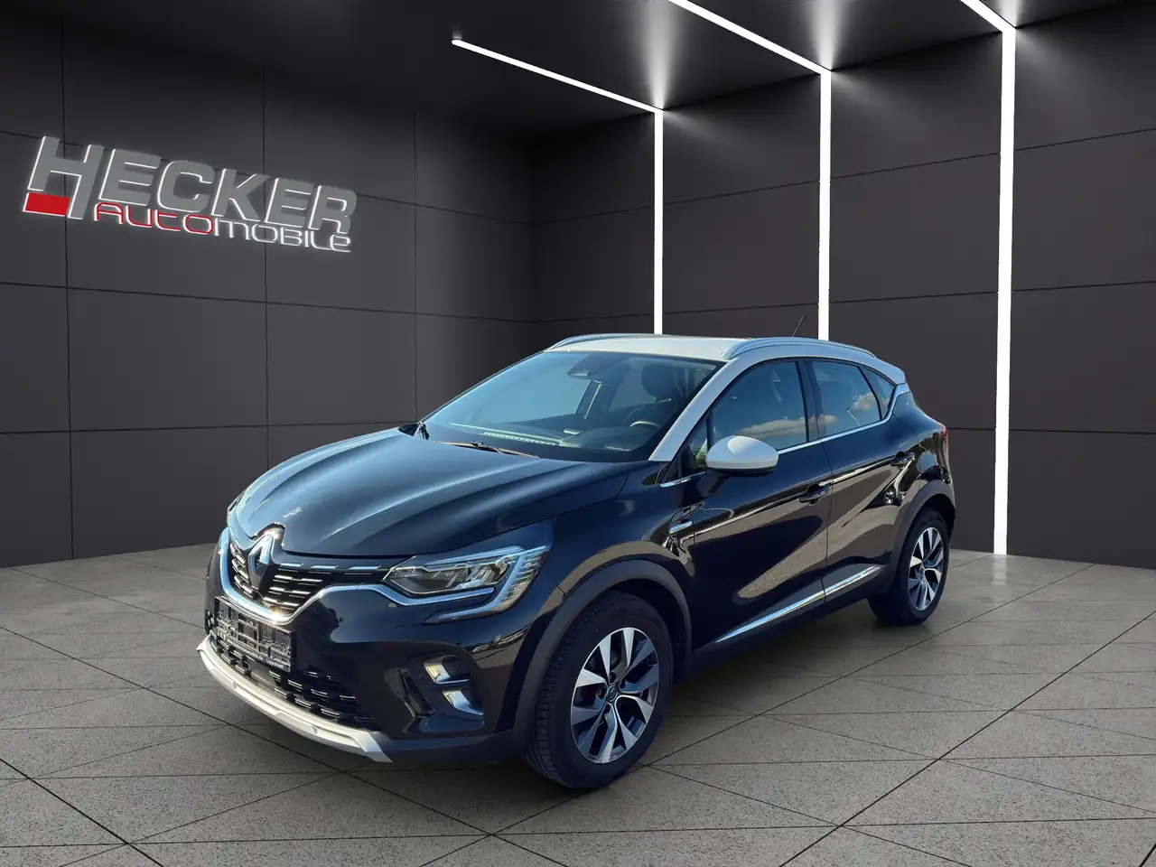 Renault Captur II 1.0 TCe 100 Intens — photo 1 of 16