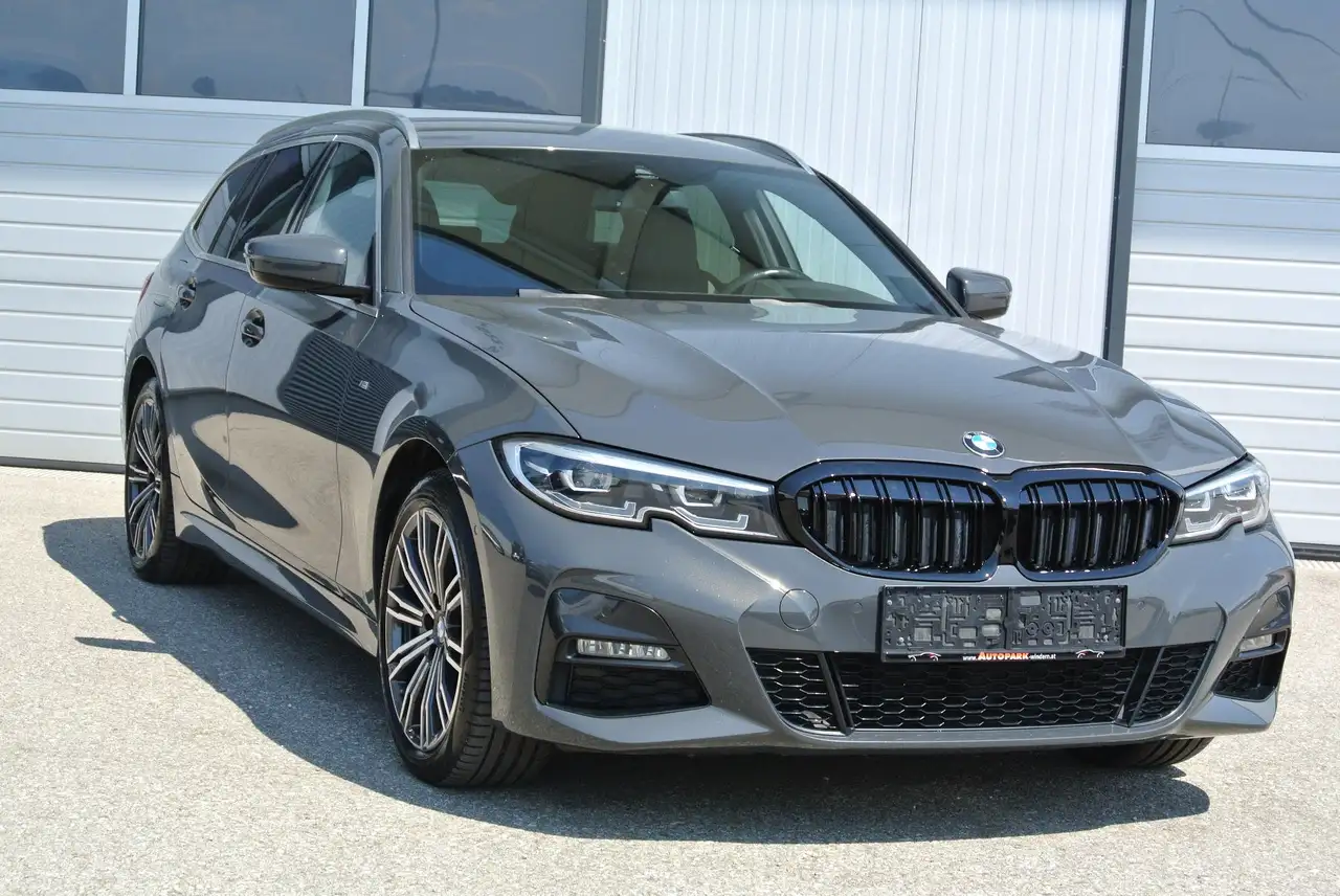 BMW 330 e touring xDrive ** M Paket ** virt. CP * LEDER * — photo 1 of 13