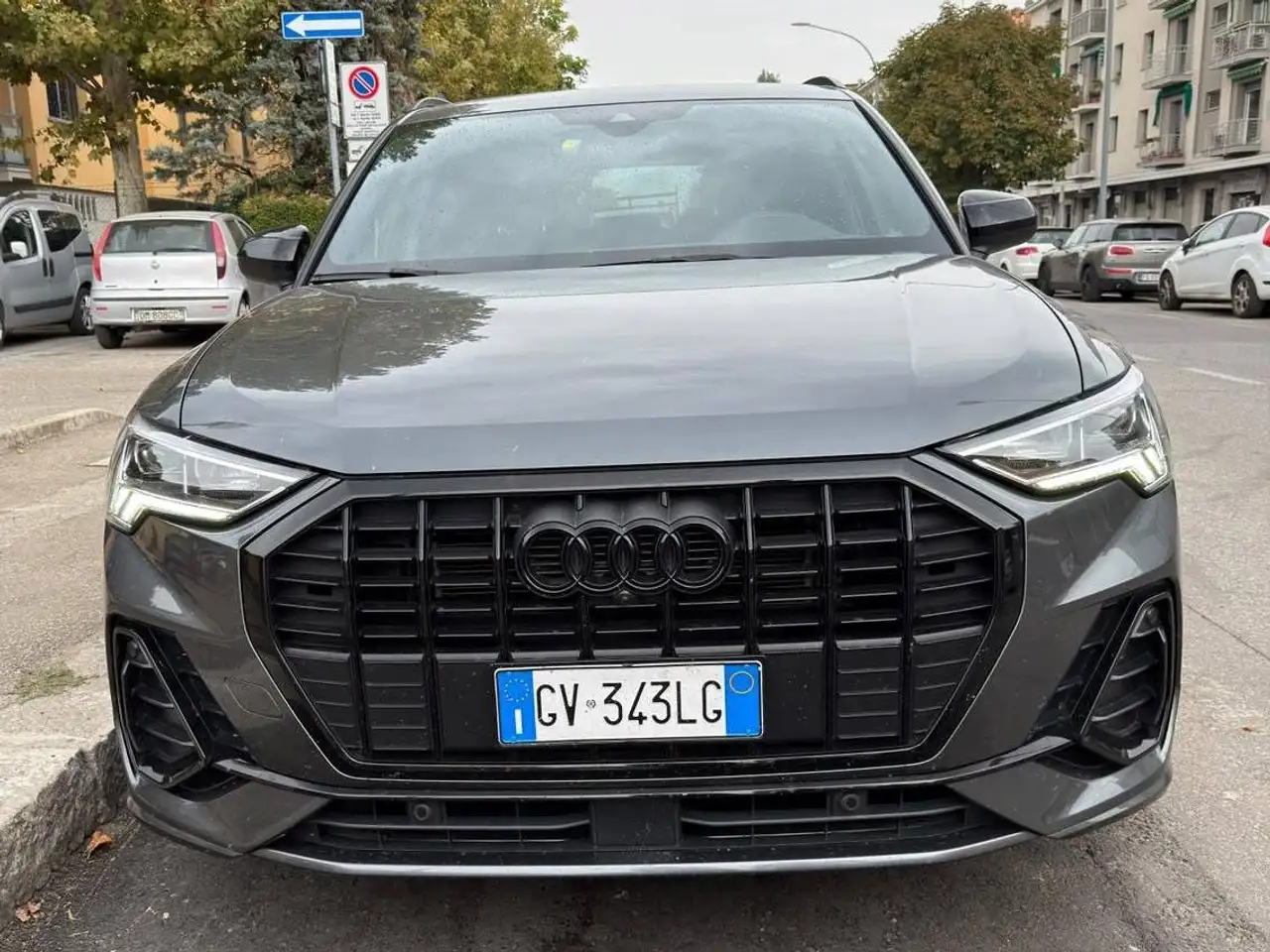 Audi Q3 Q3 II 2018 35 2.0 tdi Identity Black s-tronic — photo 1 of 14