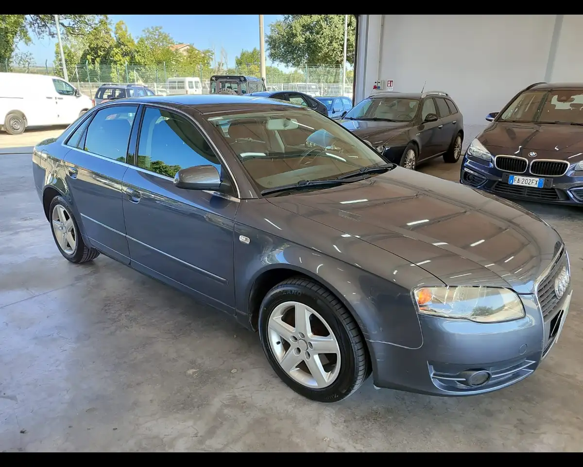 Audi A4 1.9 TDI — photo 1 of 24