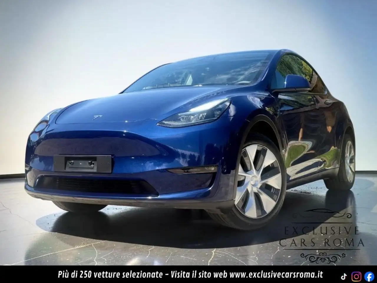 Tesla Model Y Long Range Dual Motor AWD — photo 1 of 15