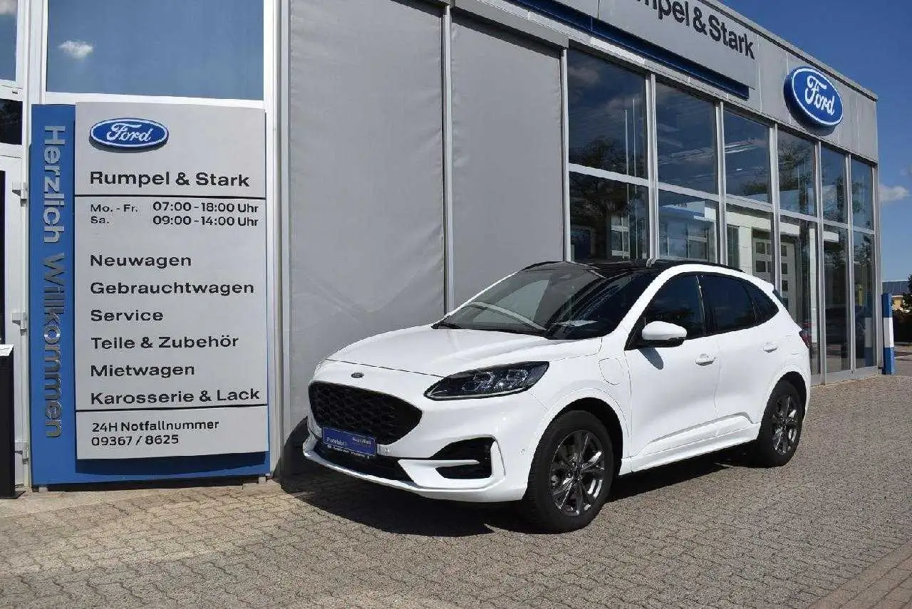Ford Kuga Plug-In Hybrid ST-Line X — photo 1 of 15