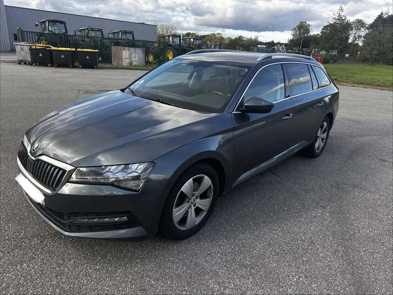 Skoda Superb Skoda Superb combi 2.0 TDI 150ch — photo 1 of 10
