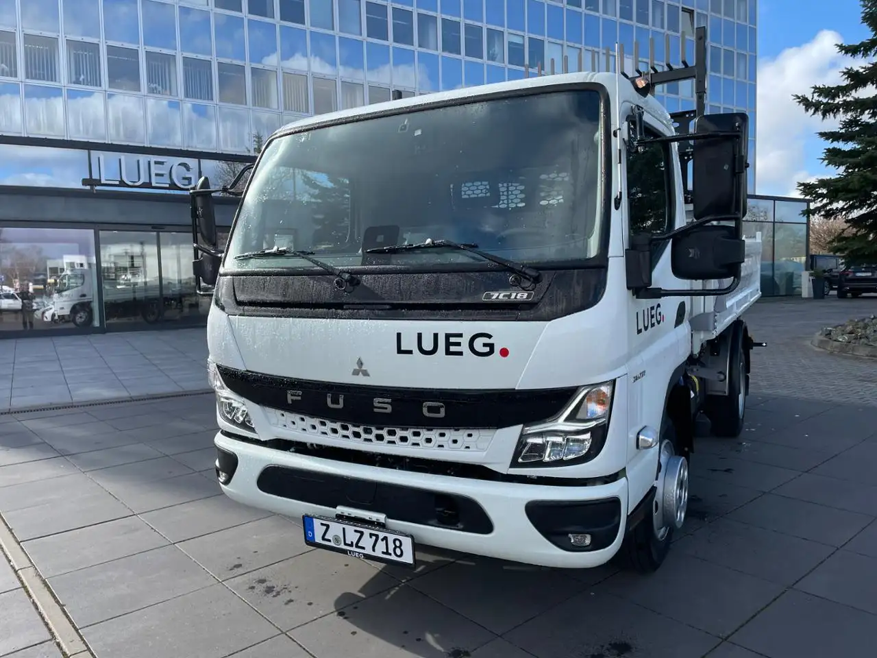 Fuso Canter 7C18 AHK Kam. Meiller DSK Klima — photo 1 of 20