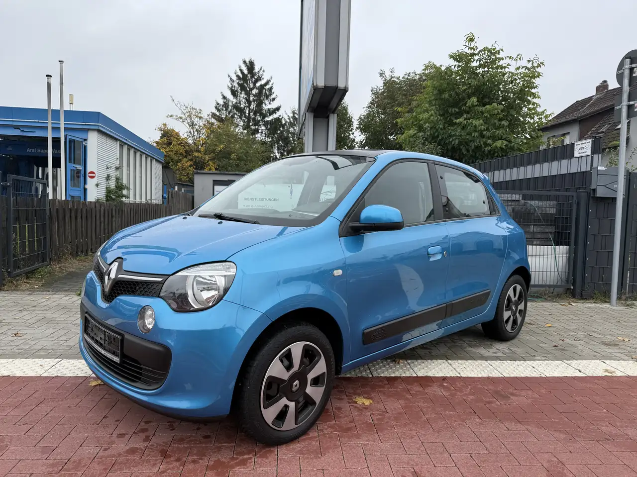 Renault Twingo Liberty / Pano / — photo 1 of 11