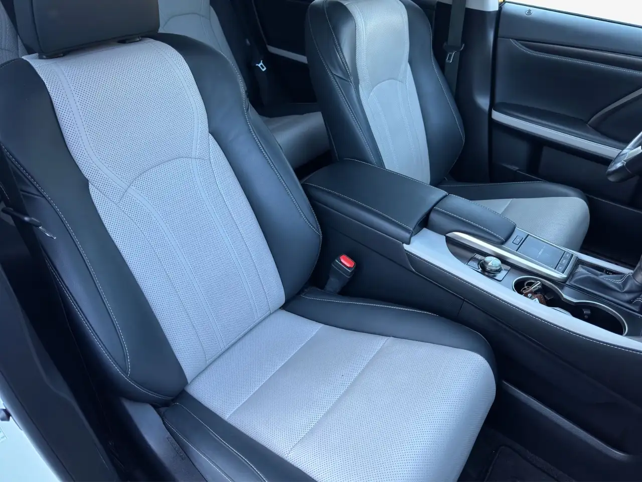 2022 Lexus RX 450h RX450°GARANTIE°HUD°ACC°ST-HT°VENT°MEM°KAM°, photograph 6