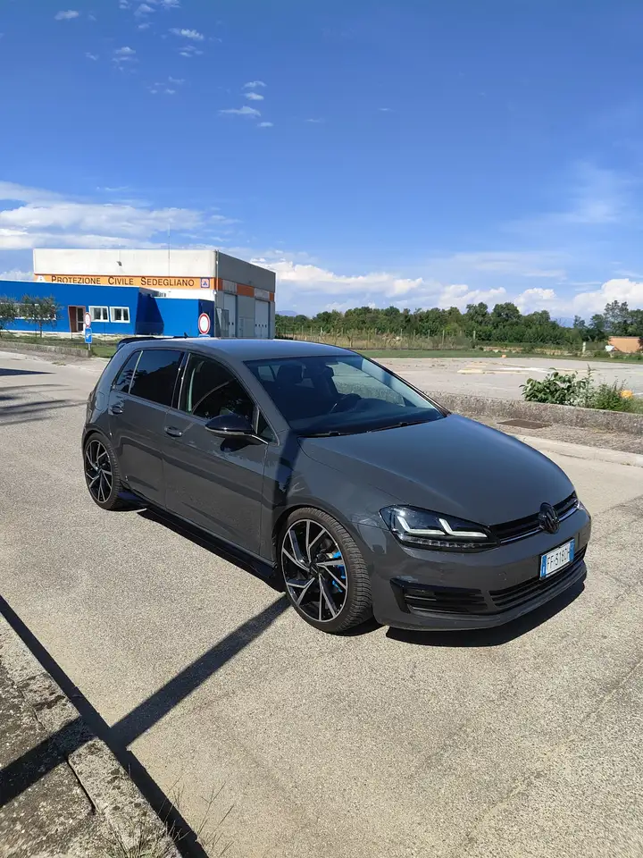 Volkswagen Golf 5p 1.6 tdi (btdi) Comfortline 110cv dsg — photo 1 of 6