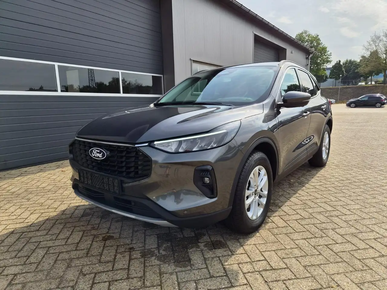Ford Kuga Titanium 243PS PHEV Automatik schwenkb. AHK Sit... — photo 1 of 30