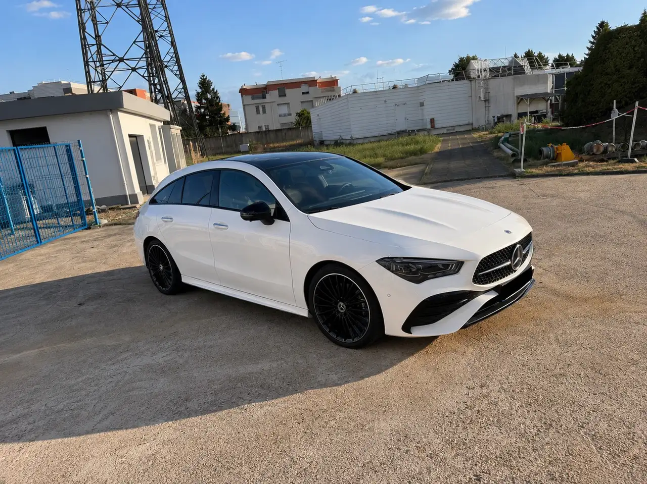 Mercedes-Benz CLA 200 Shooting Brake d 8G-DCT AMG Line — photo 1 of 3