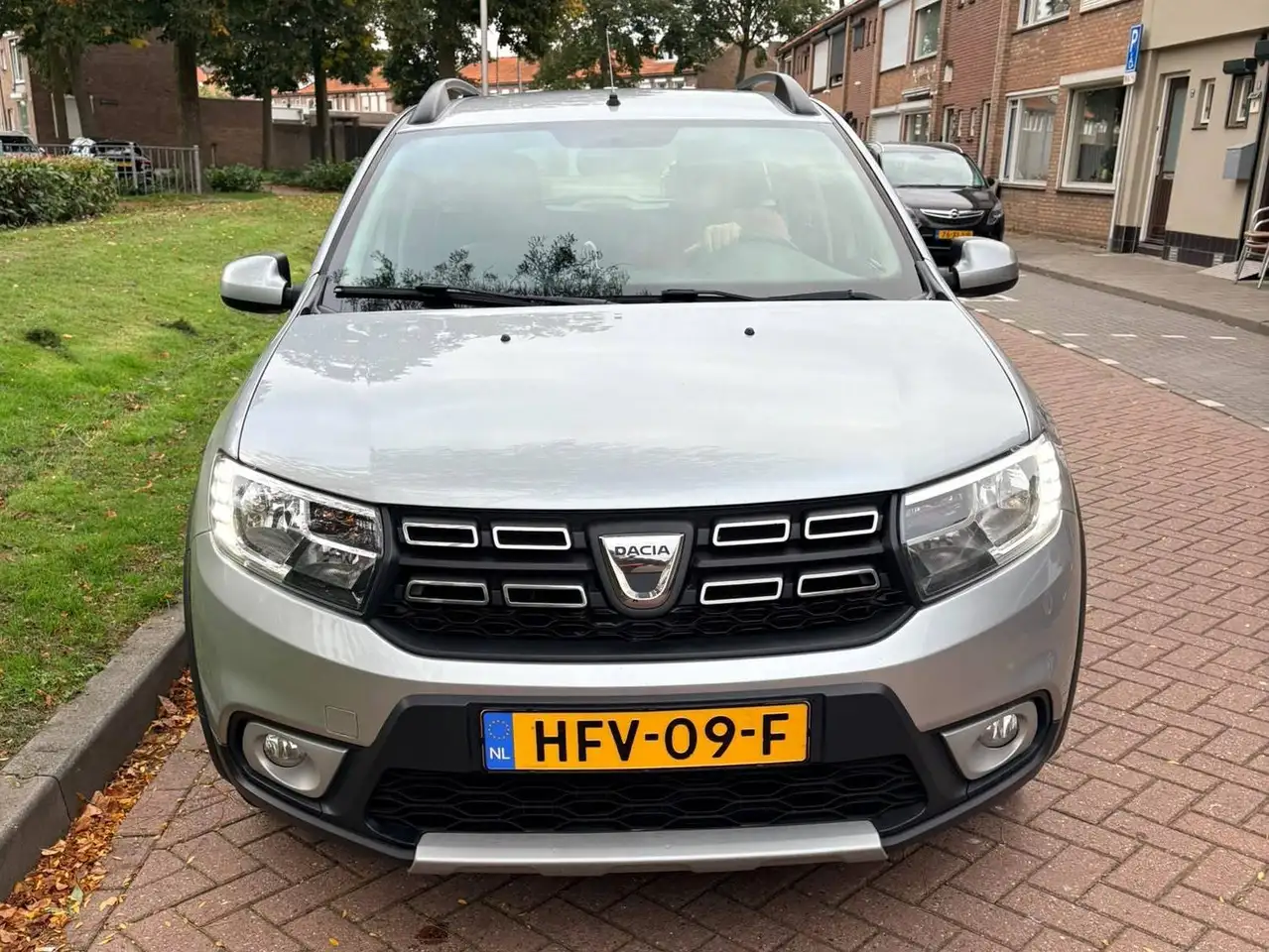 Dacia Logan Logan MCV 0.9 TCe Laureate — photo 1 of 18