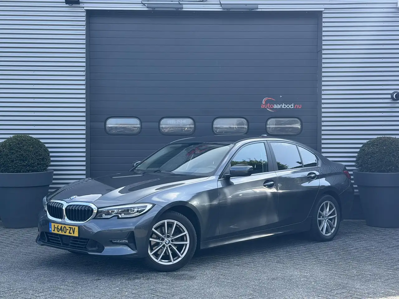 BMW 320 3-serie 320i xDrive High Executive Edition | Navig — photo 1 of 31