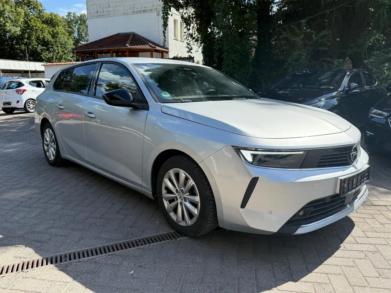 Opel Astra 1.5 CDTI Business LED+NAV+SHZ+KAM+ACC+CARP — photo 1 of 18
