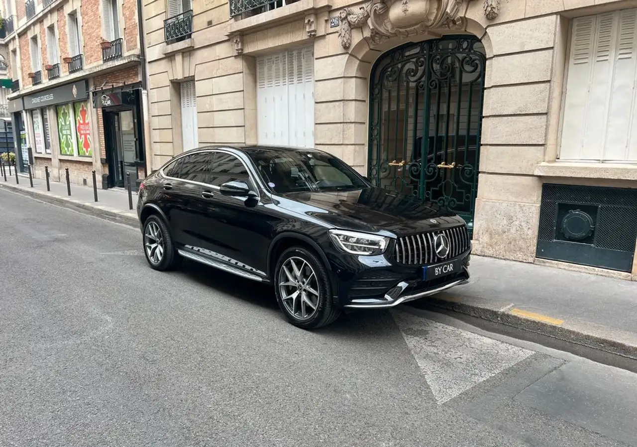 Mercedes-Benz GLC 300 Mercedes COUPE 300e AMG LINE 4 MATIC 9G TRONIC — photo 1 of 5