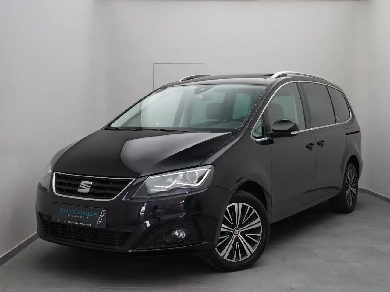 SEAT Alhambra 20th Anniversary 2.0 *DSG*PANO*KAMERA* — photo 1 of 15