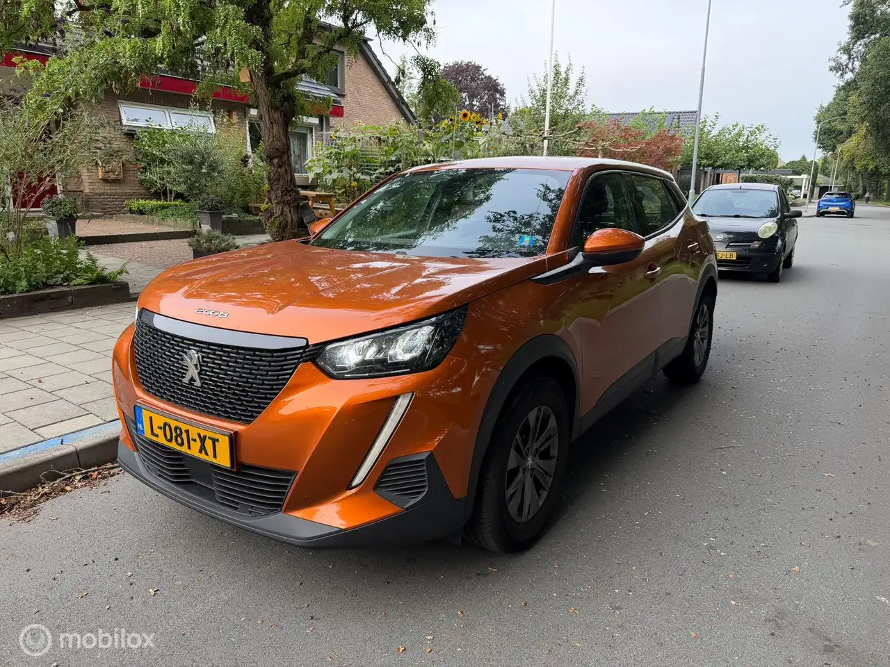 Peugeot 2008 1.2 PureTech Active Pack | BTW | DEALER I Trekh — photo 1 of 12