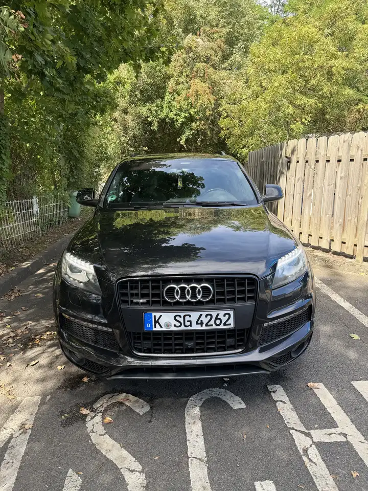 Audi Q7 3.0 TDI DPF clean diesel quattro tiptronic — photo 1 of 19