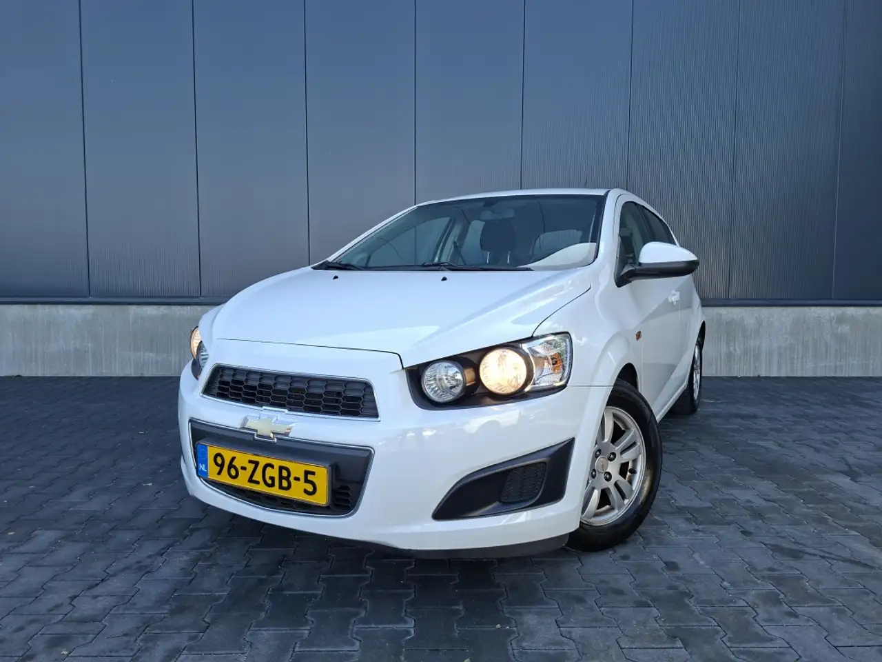 Chevrolet Aveo 1.2 LT | Airco | Bluetooth | Dealer onderhouden | — photo 1 of 24