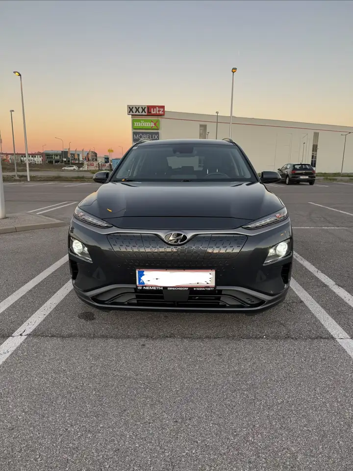 Hyundai KONA Elektro 64kWh Level 5 mit Garantie — photo 1 of 20