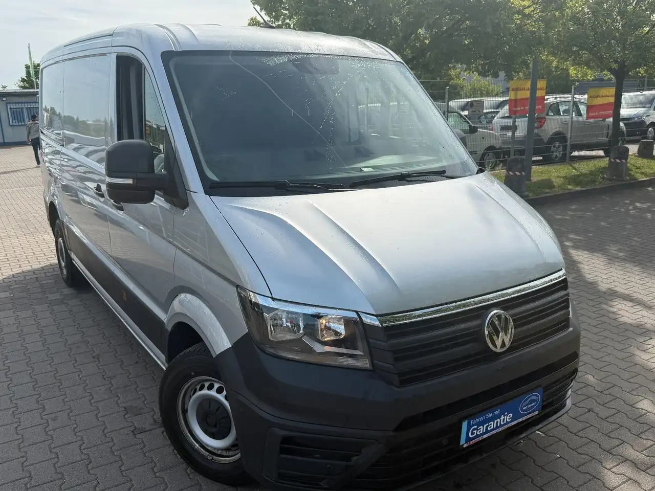 Volkswagen Crafter 2.0 TDI Kasten 30 Mittellang FWD*KLIMAAT — photo 1 of 40